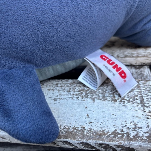 Maxwell the shark by Gund - Picture 7 of 12